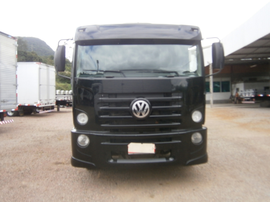 Volkswagen 24-250 E Constellation 3-Eixos - 07/08 2