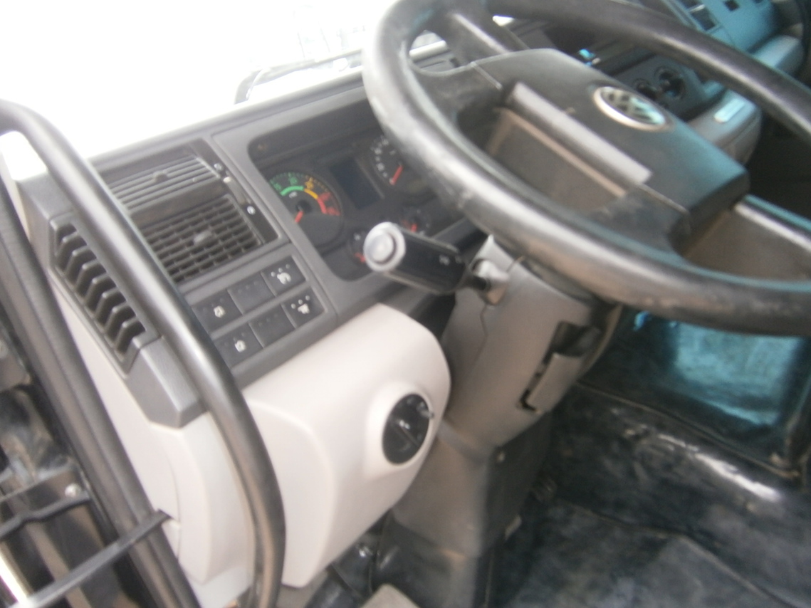 Volkswagen 24-250 E Constellation 3-Eixos - 07/08 8