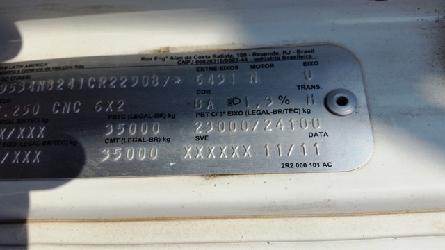 Volkswagen 24-250 E Constellation 3-Eixos - 11/12 2