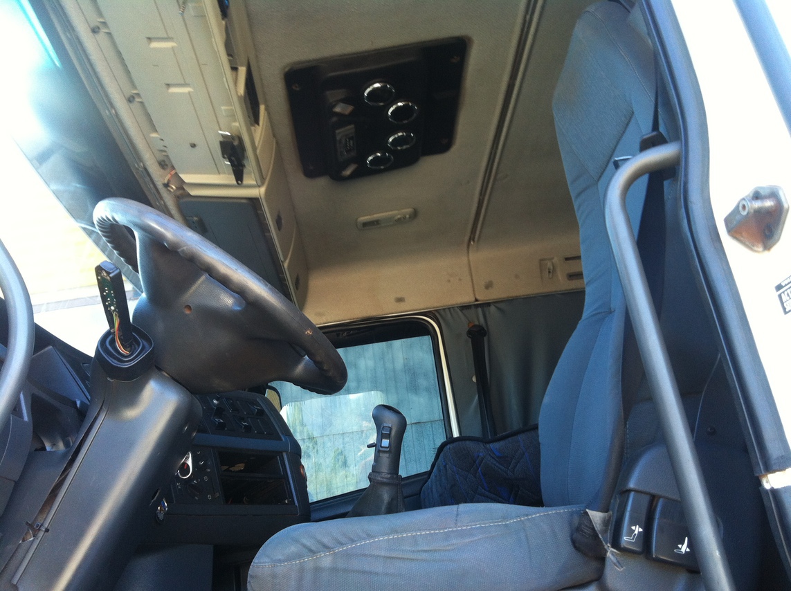Volvo FH12 480 - 08/08 9