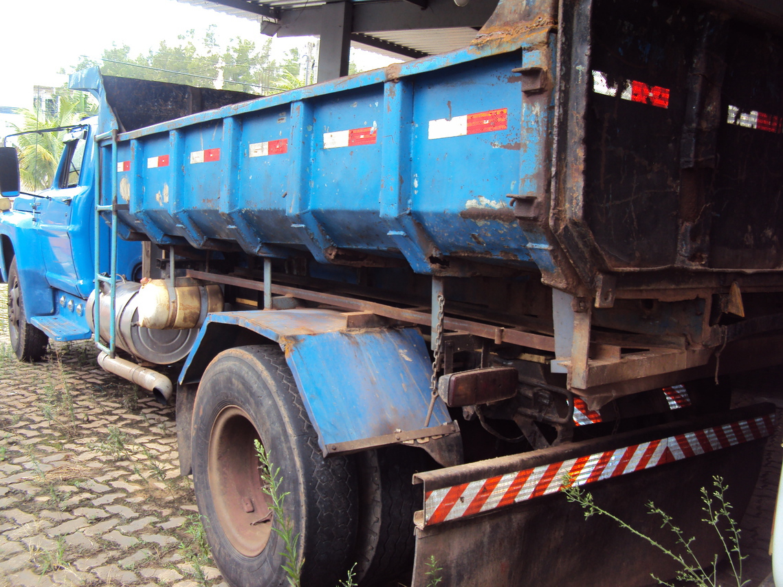Ford F11000 - 80/81 4