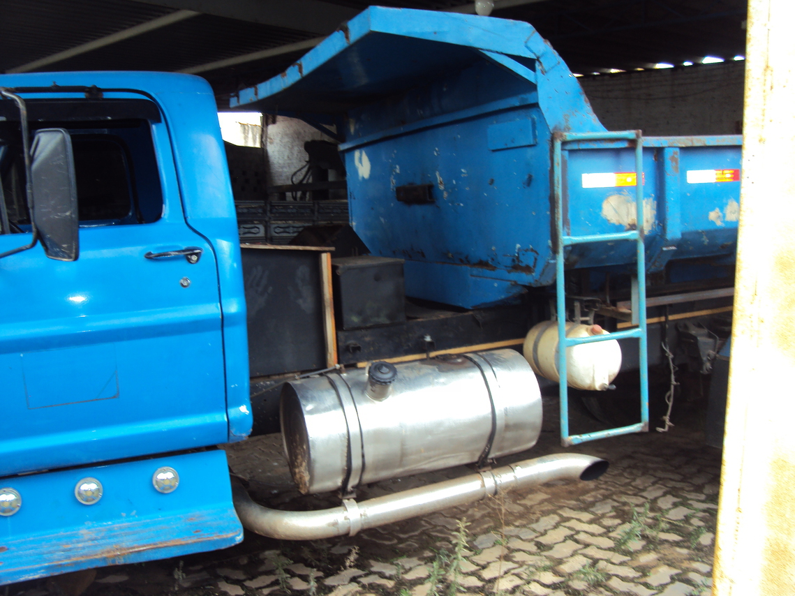 Ford F11000 - 80/81 7