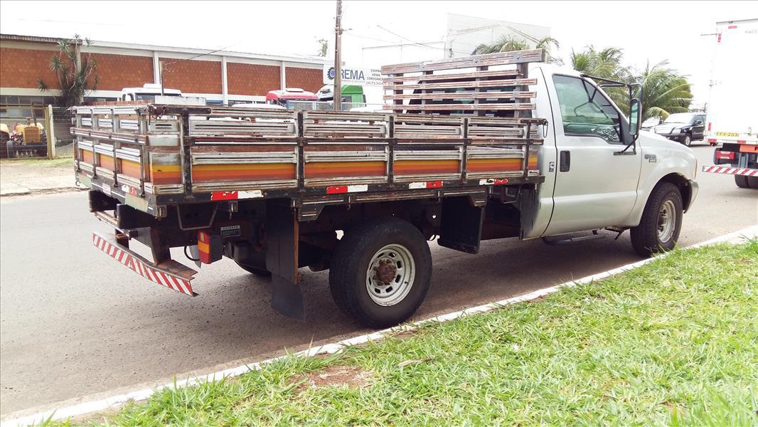 Ford F350 - 05/06 4