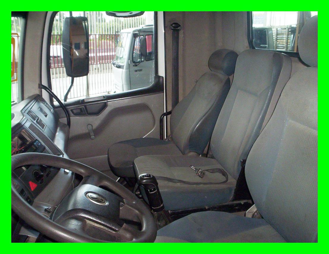Volkswagen 24-250 E Constellation 3-Eixos - 06/07 8