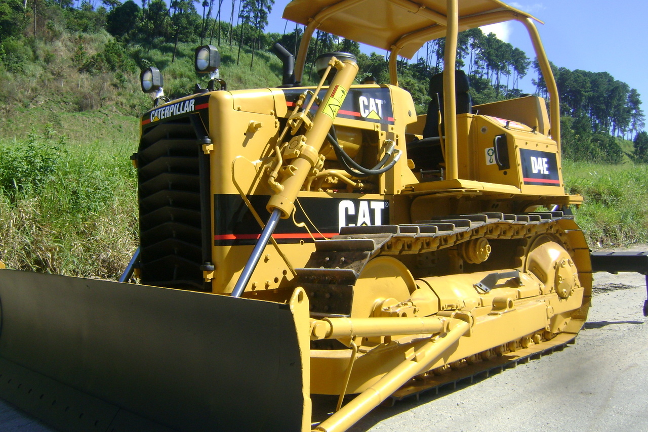 Caterpillar D4E - 89/89 2