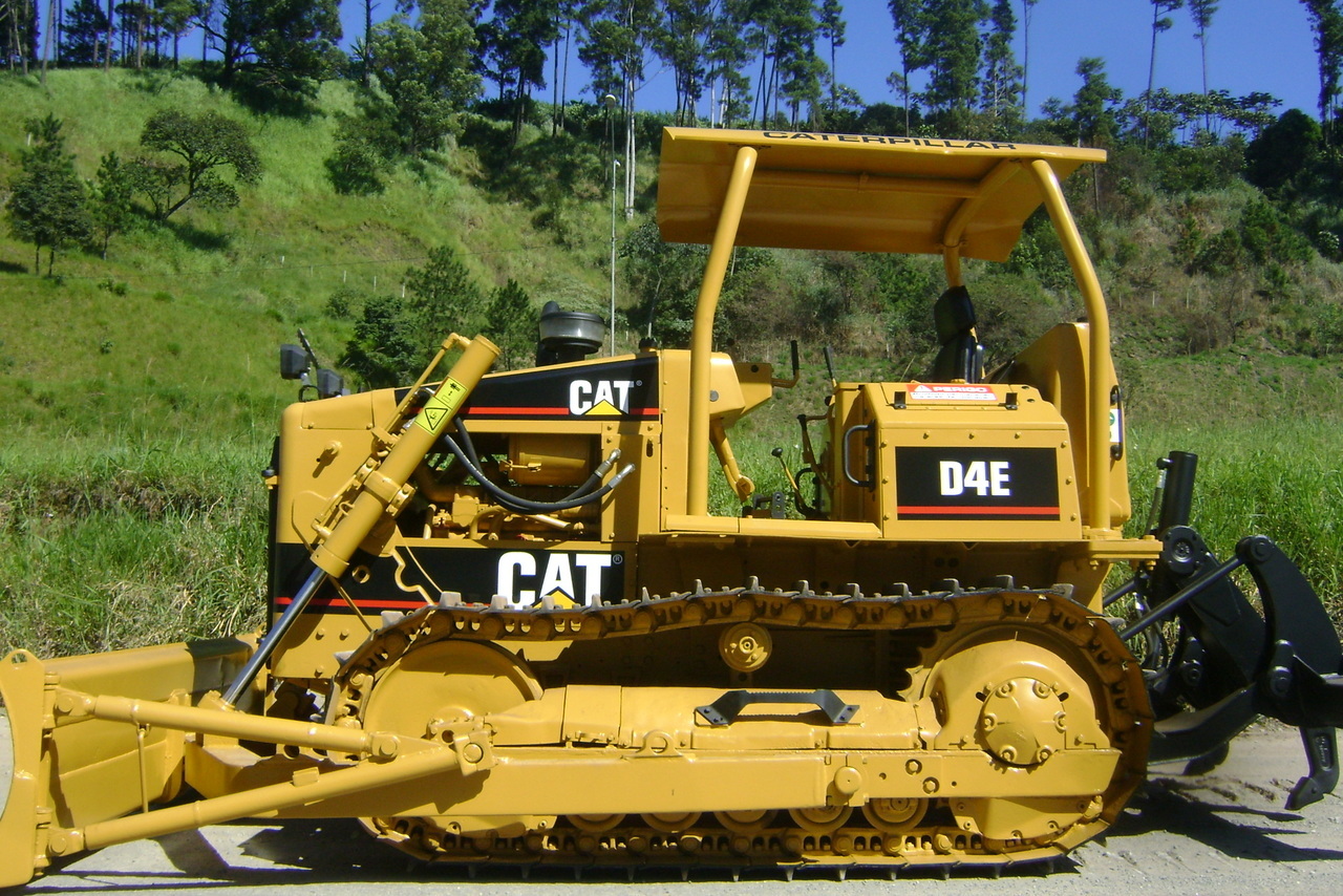 Caterpillar D4E - 89/89 7