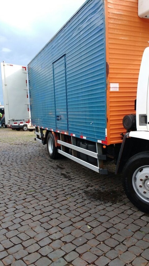 Ford Cargo1317 - 08/09 5