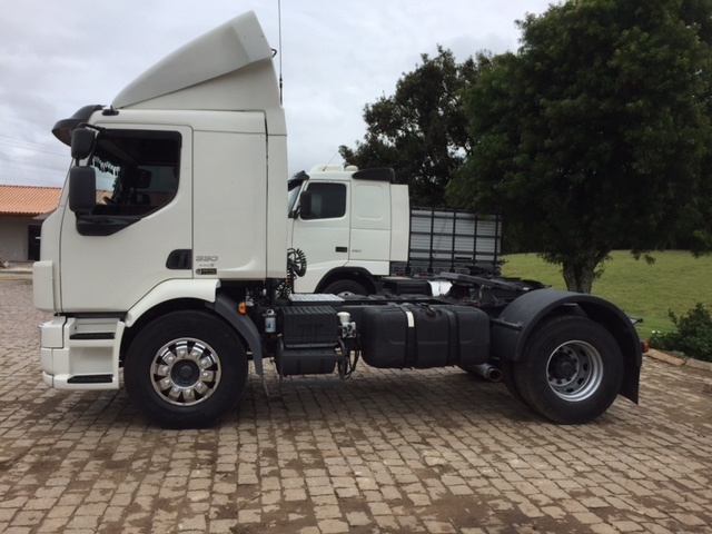 Volvo VM 330 - 12/12 2