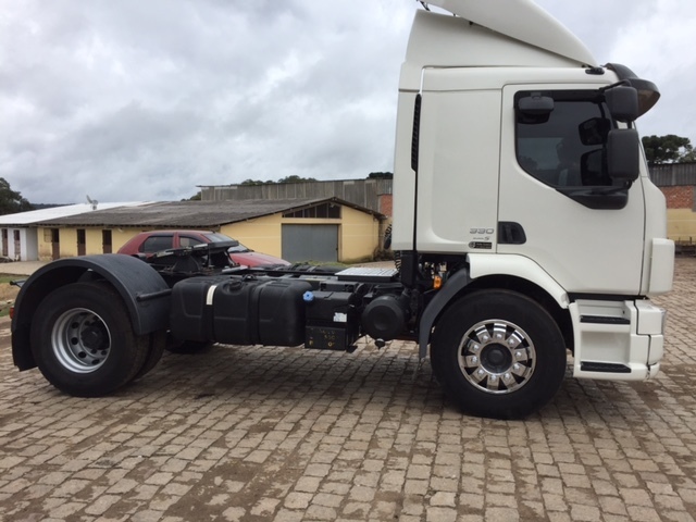 Volvo VM 330 - 12/12 7