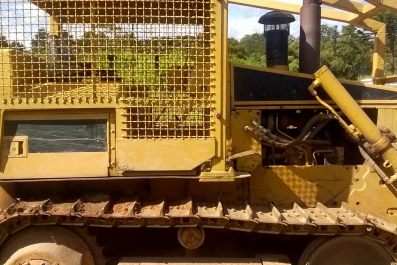 Caterpillar  D4 - 97 3