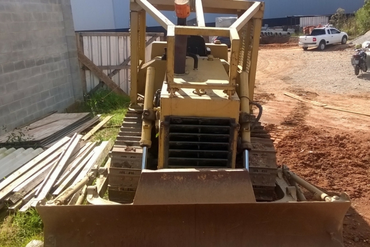 Caterpillar  D4 - 97 4