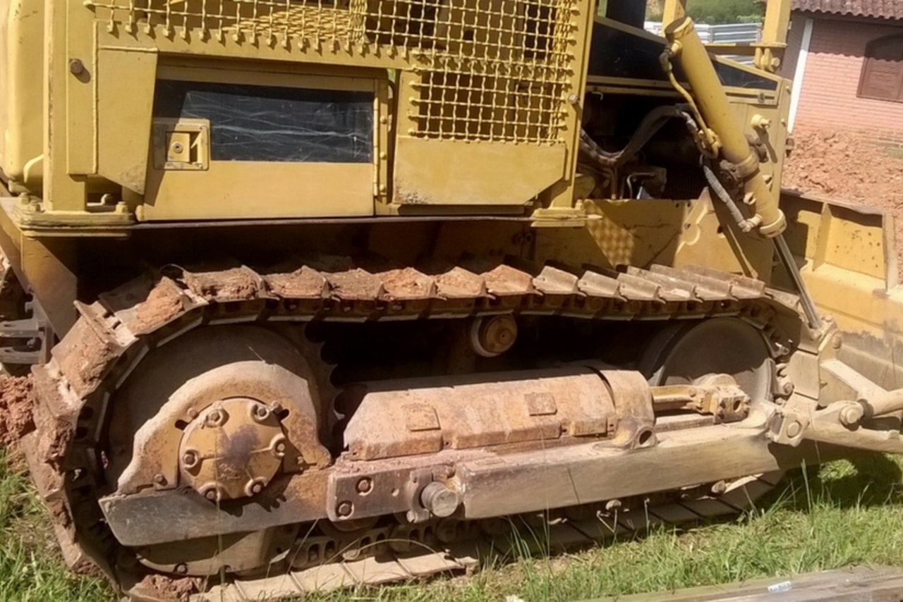 Caterpillar  D4 - 97 6