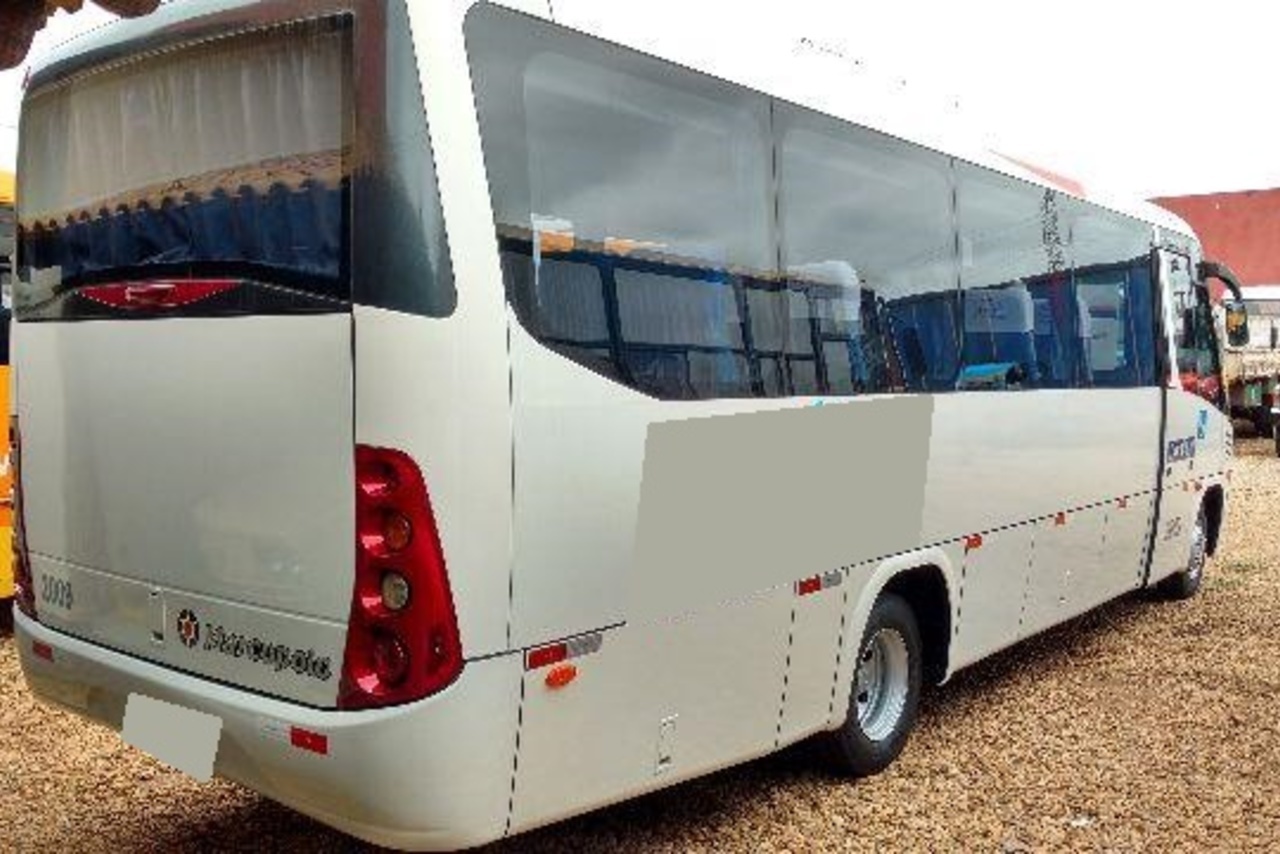 Mercedes Benz Accelo 915 - 09/09 3