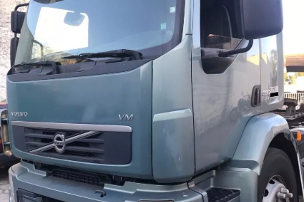 Volvo VM 330 - 12/12 2