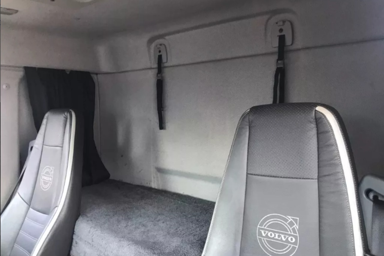 Volvo VM 330 - 12/12 3