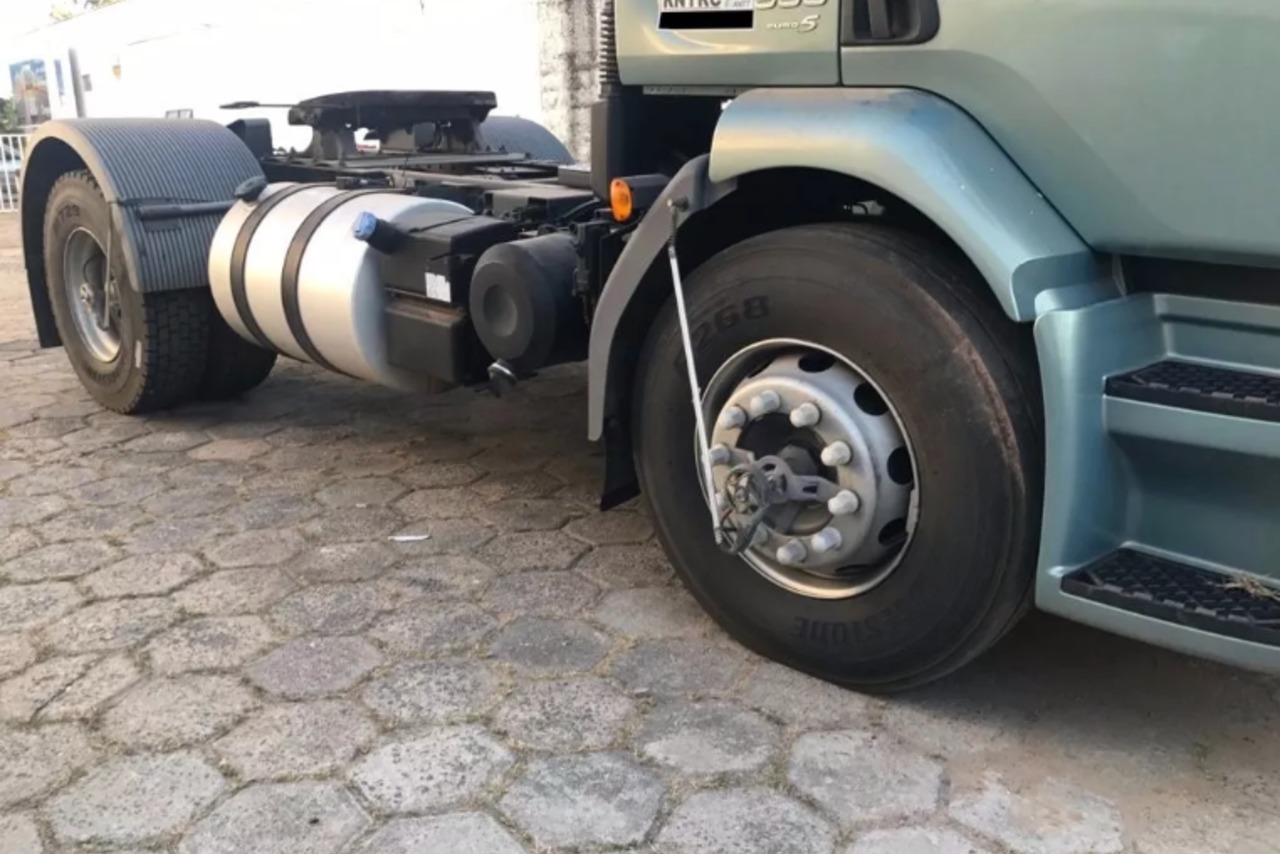 Volvo VM 330 - 12/12 7