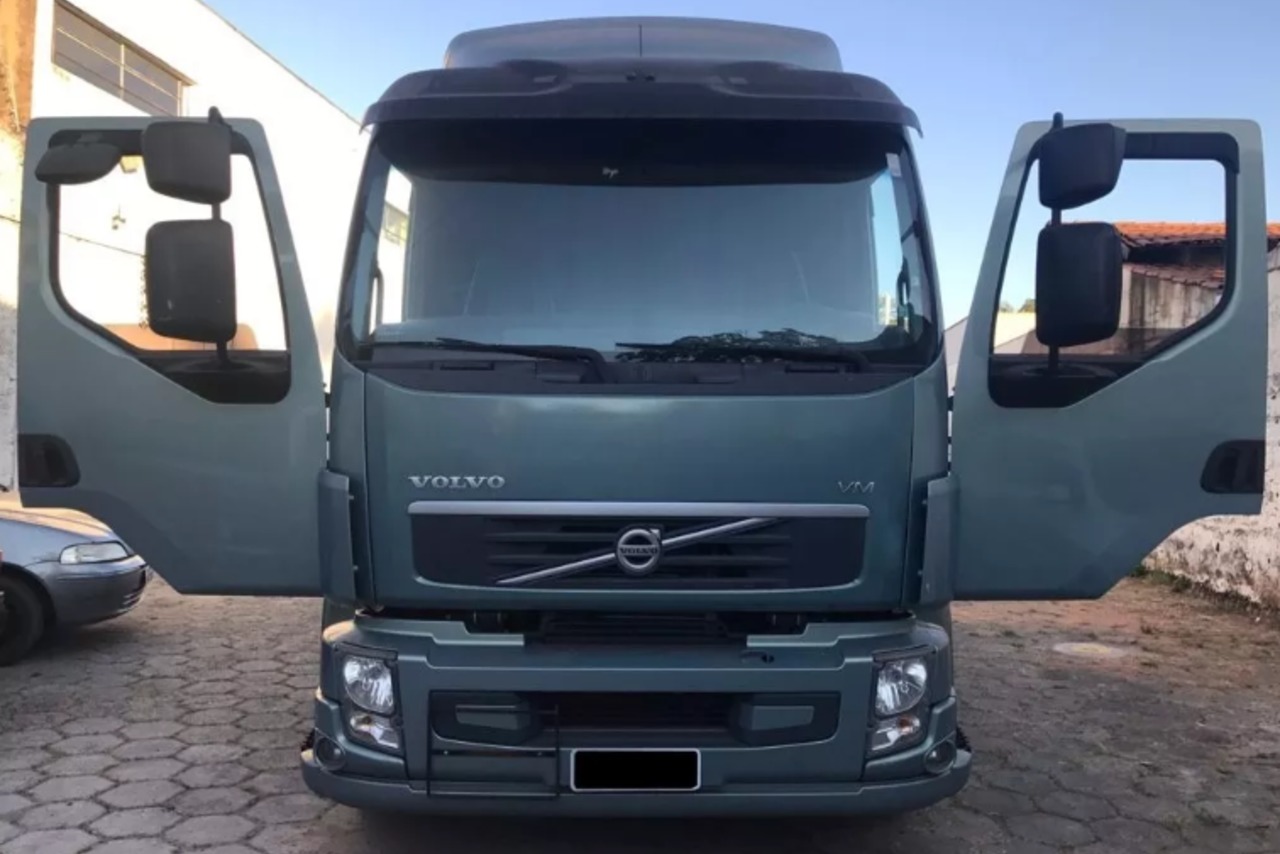 Volvo VM 330 - 12/12 8