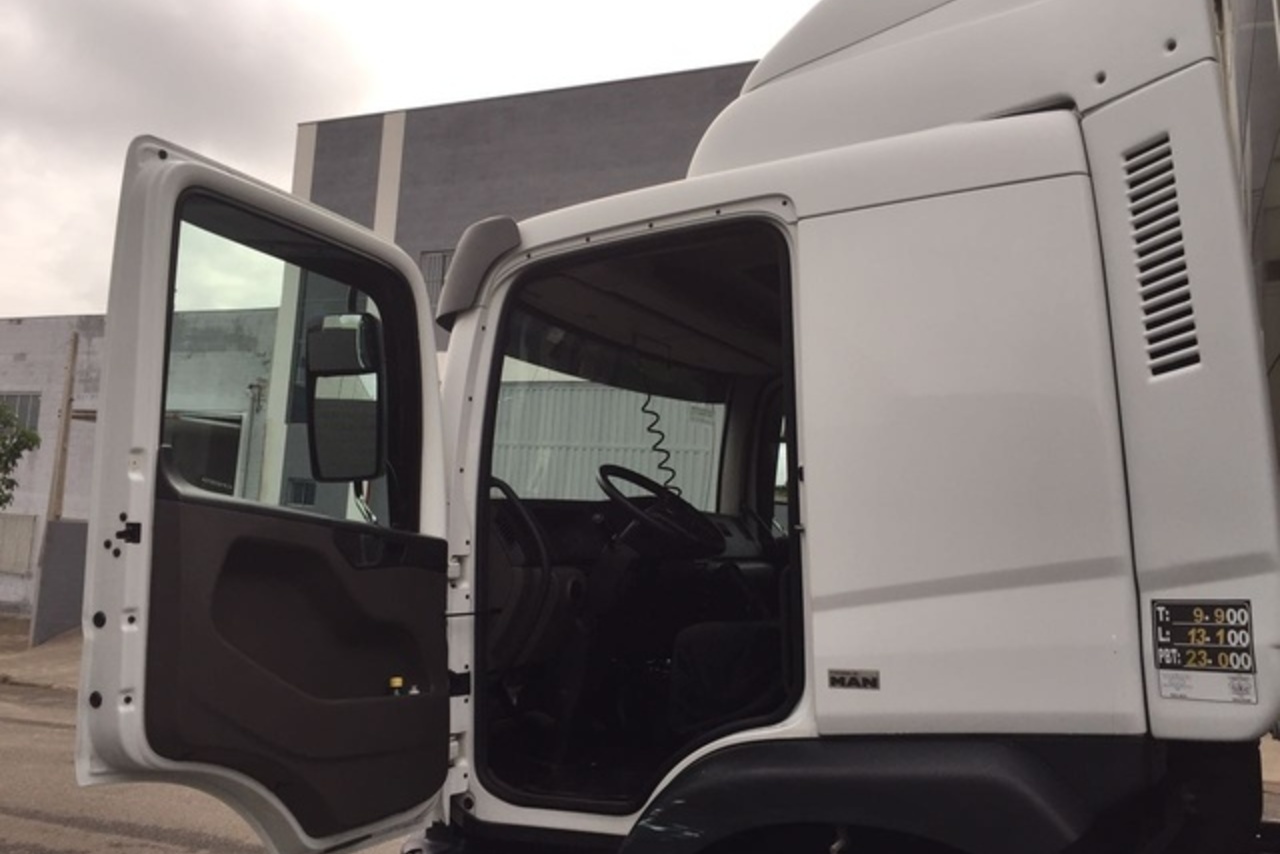 Volkswagen 24-280 E Constellation 6x2 - 14/14 5