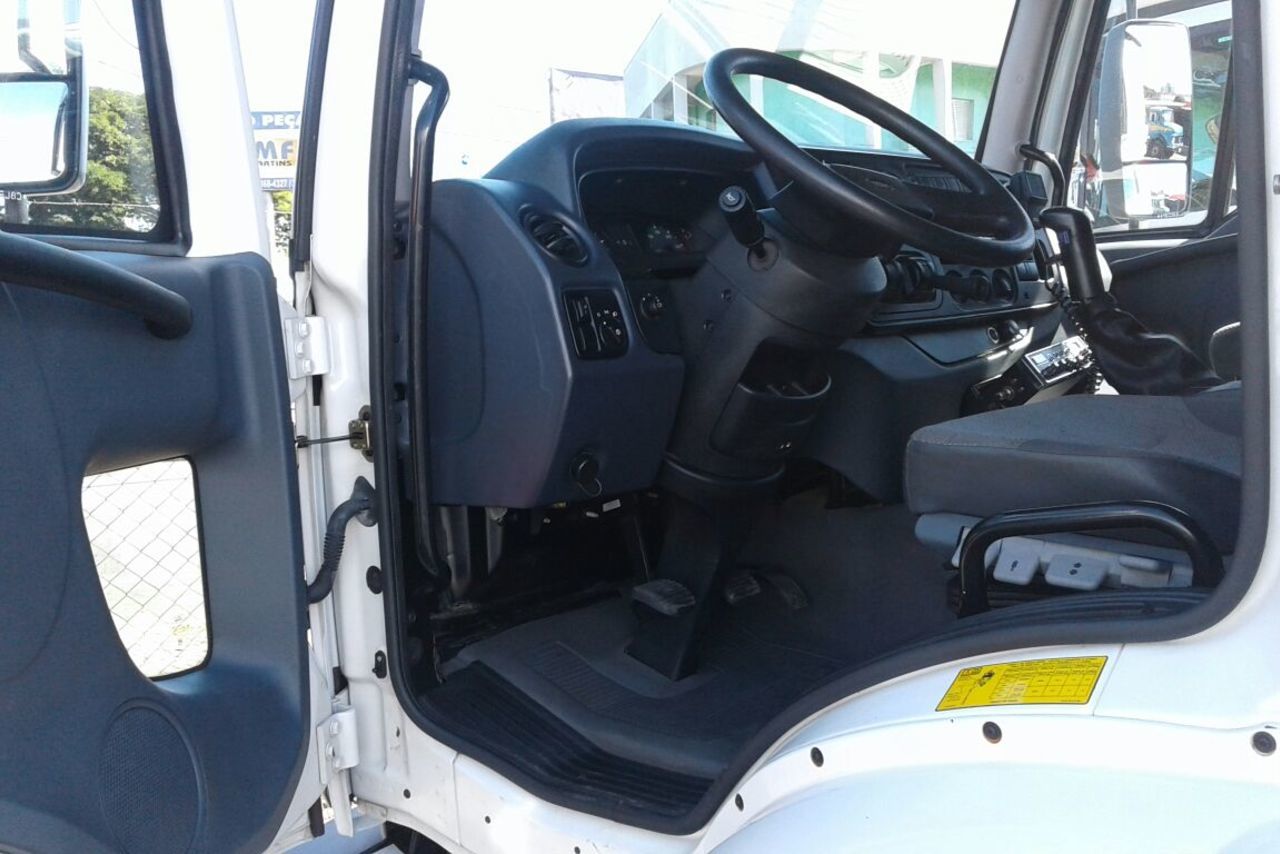 Ford Cargo1933 - 11/12 10