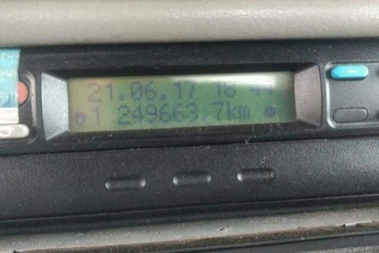 Volkswagen 23 220 - 02/02 6