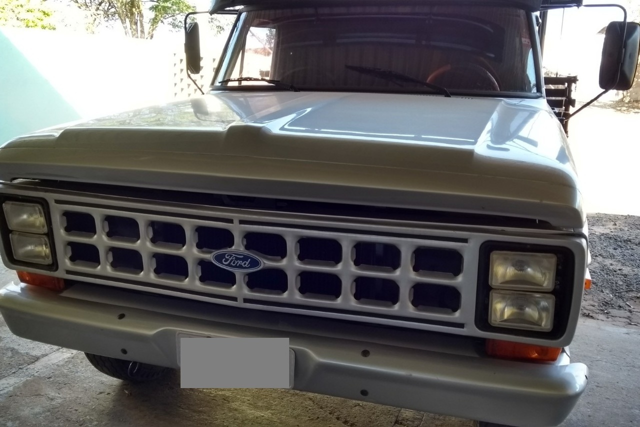 Ford F4000 - 89/89 3