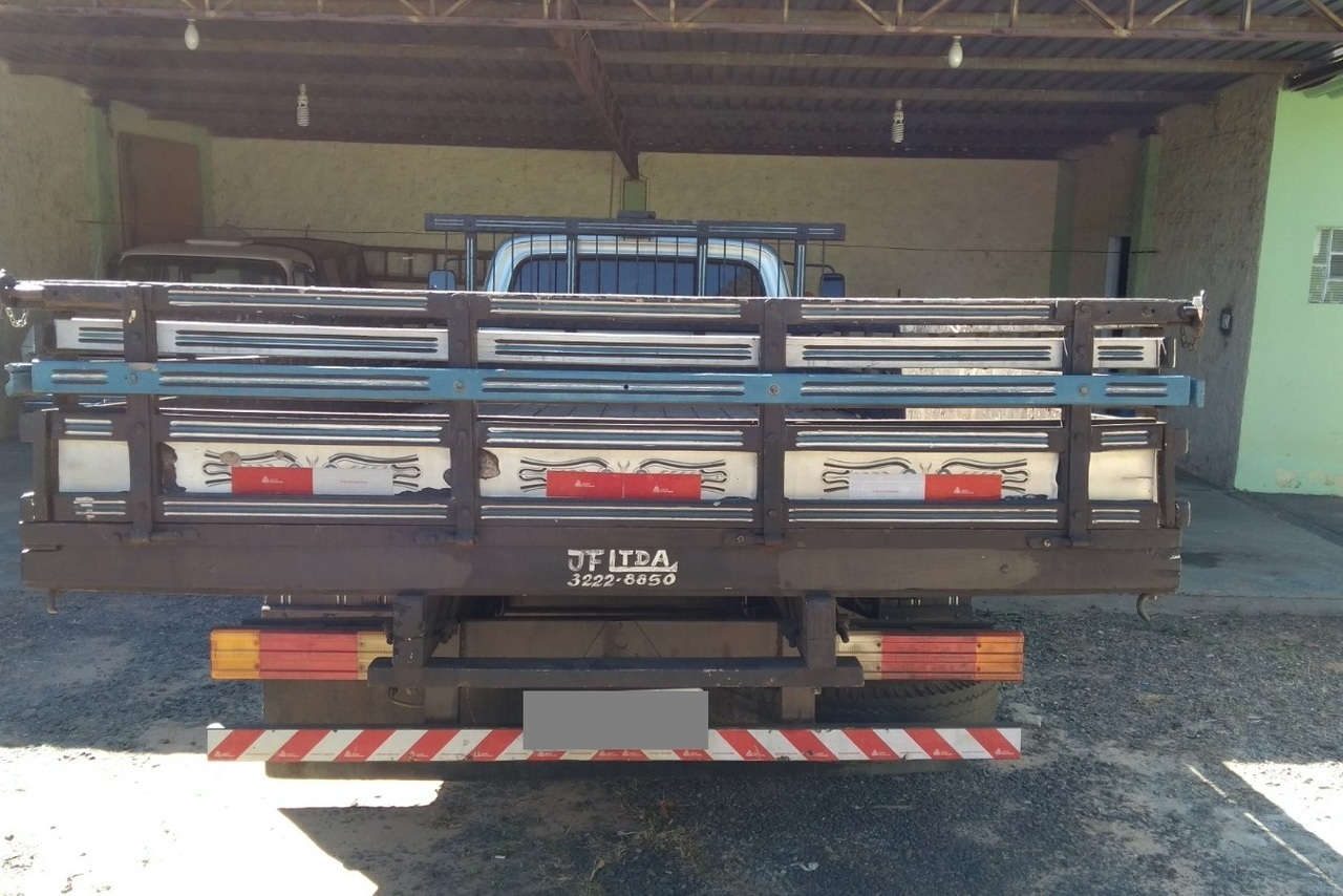 Ford F4000 - 89/89 6
