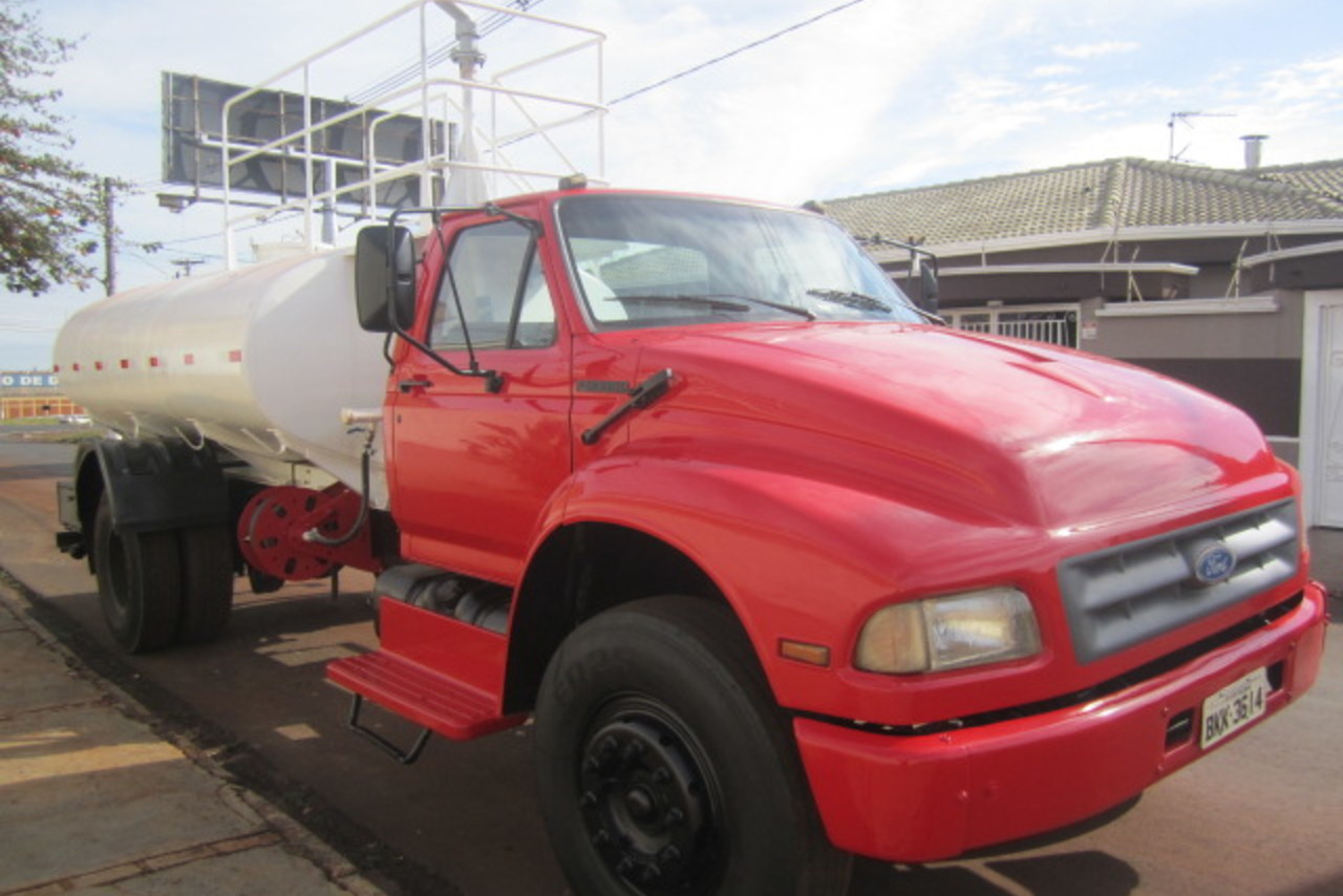 Ford F12000 - 95/95 2