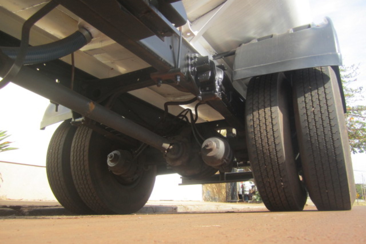 Ford F12000 - 95/95 9