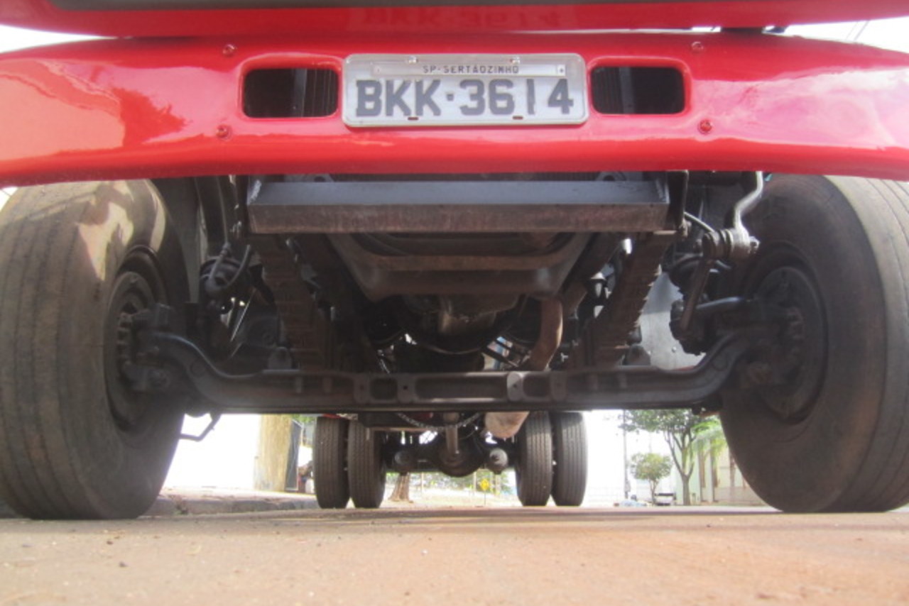 Ford F12000 - 95/95 13