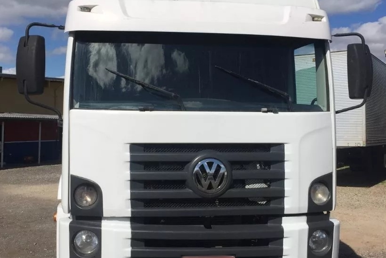 Volkswagen 19-320 Titan - 08/08 2