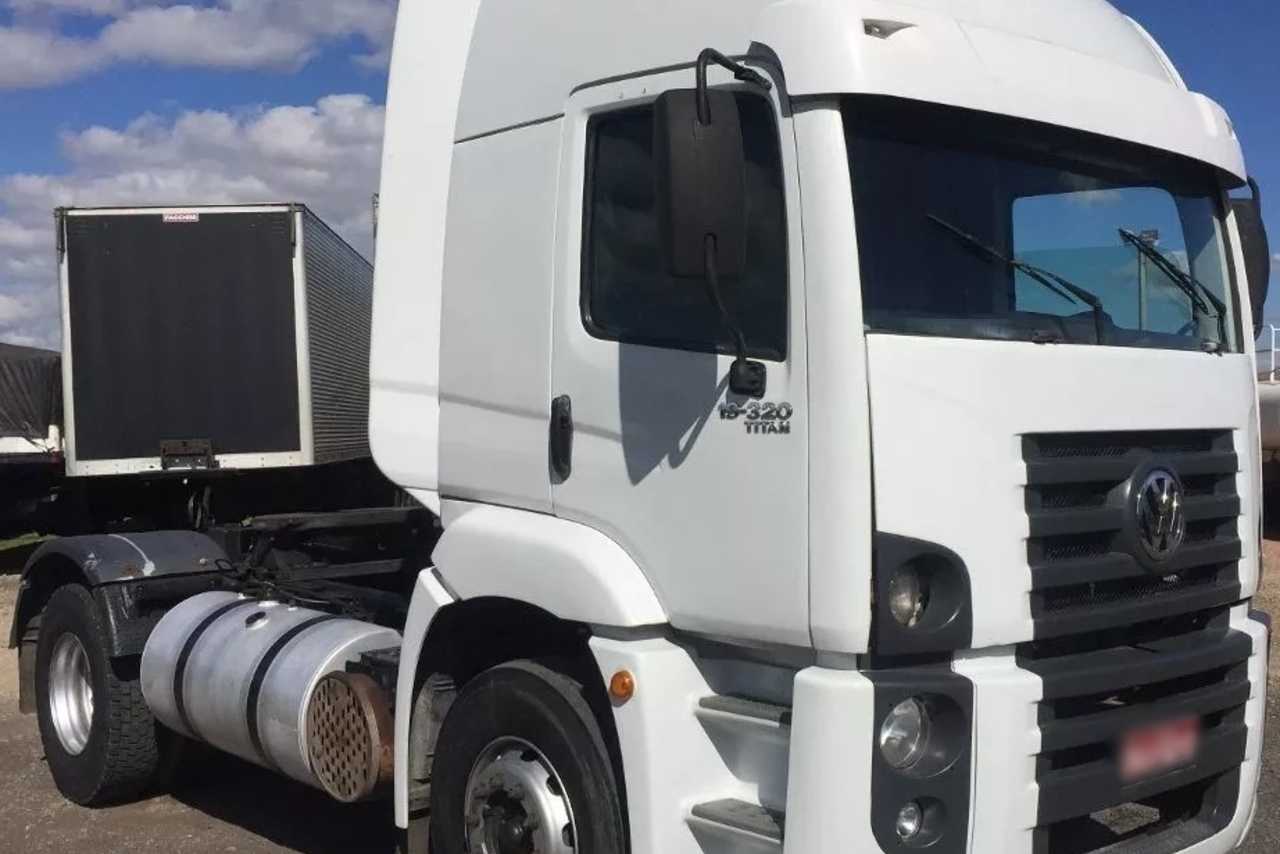Volkswagen 19-320 Titan - 08/08 3