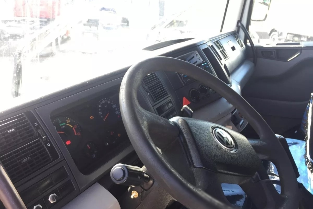 Volkswagen 19-320 Titan - 08/08 4