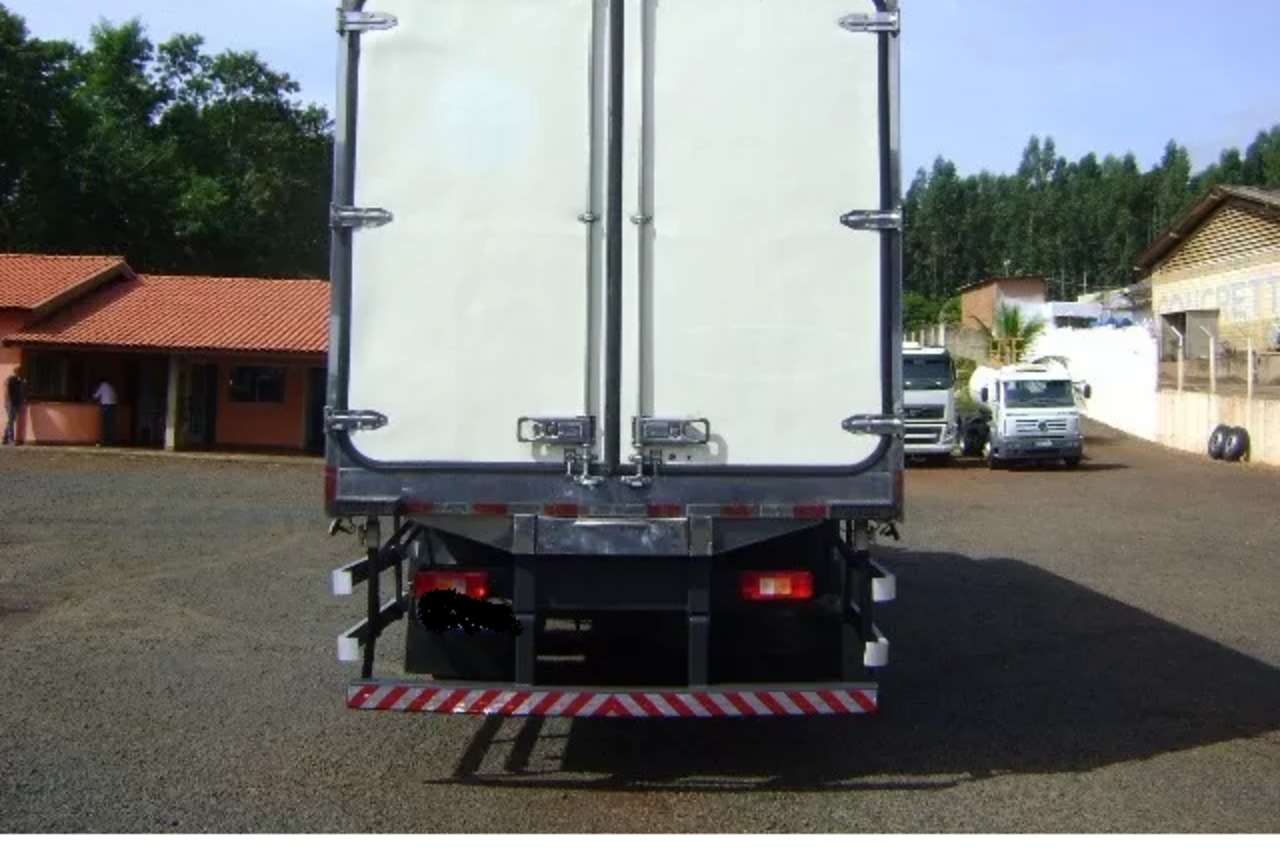Volvo VM260 - 08/08 3