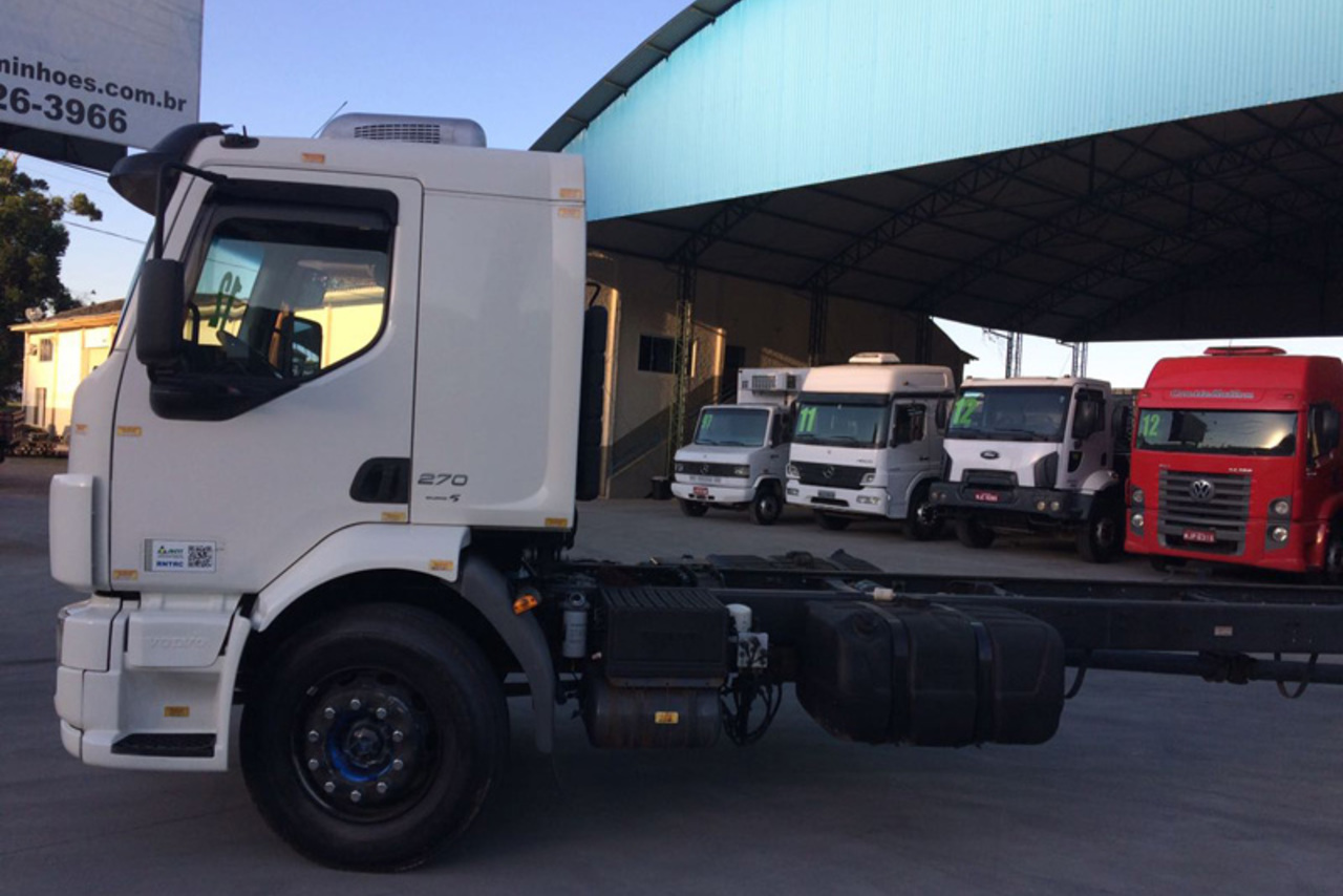 Volvo VM 270 - 12/12 3