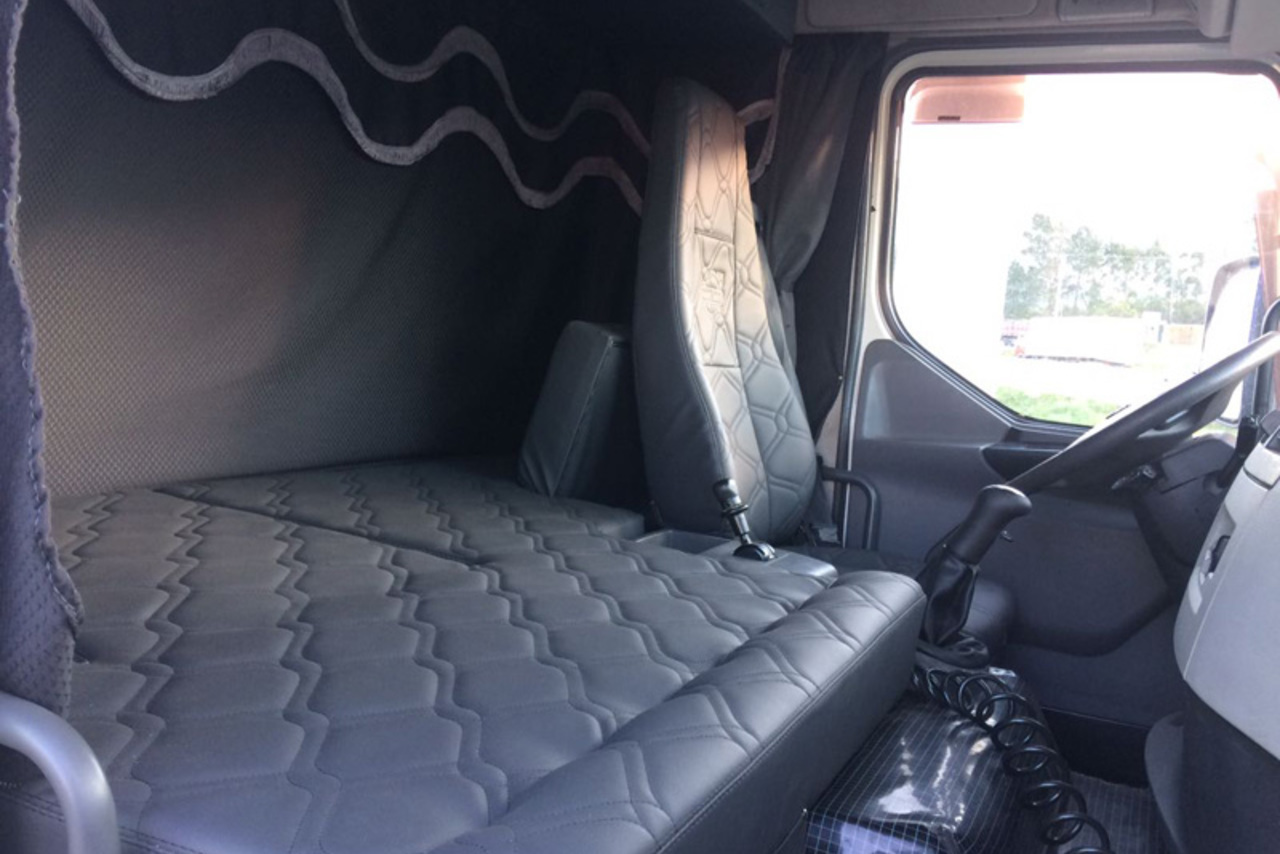 Volvo VM 270 - 12/12 6
