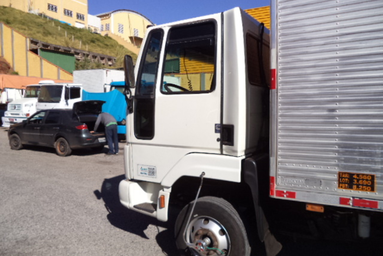 Ford Cargo815 - 06/06 10