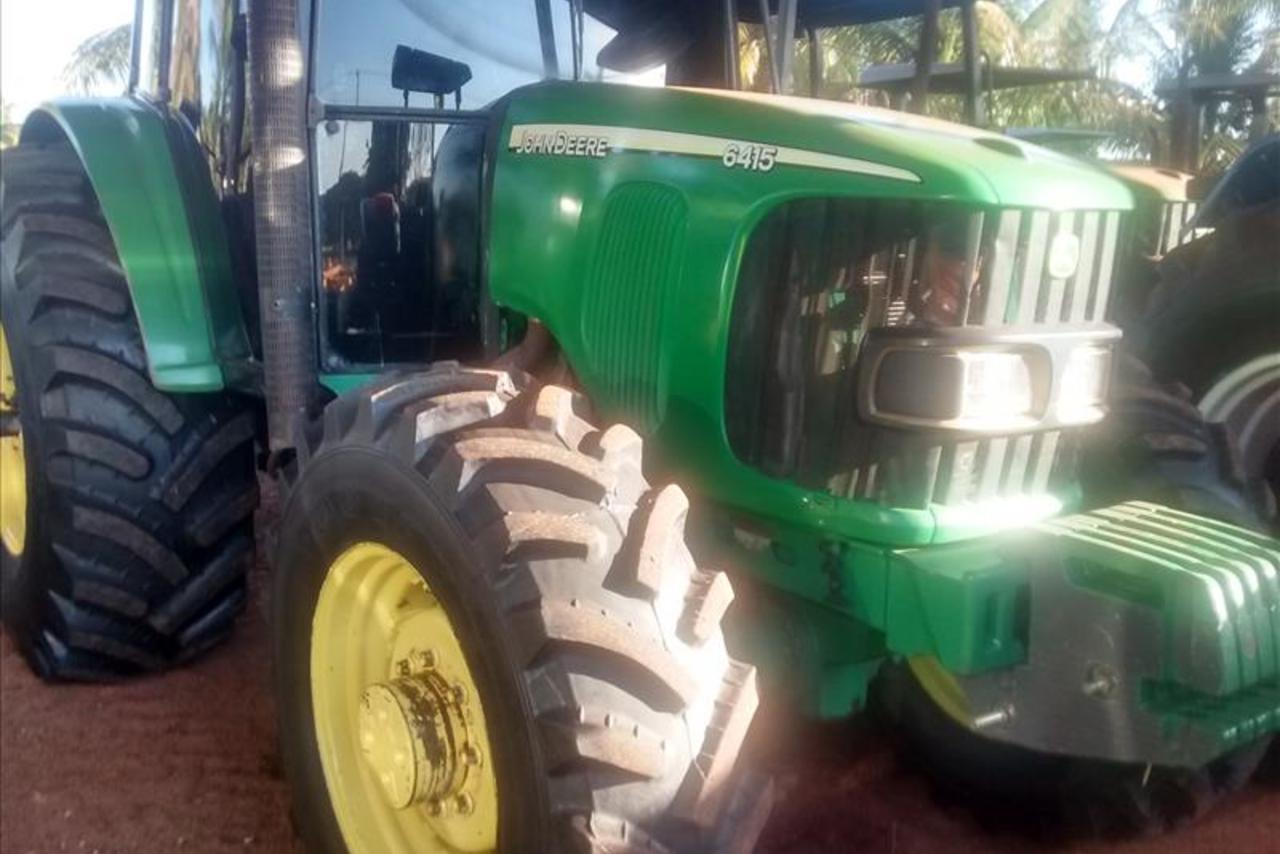 John Deere 6415 - 08/08 2