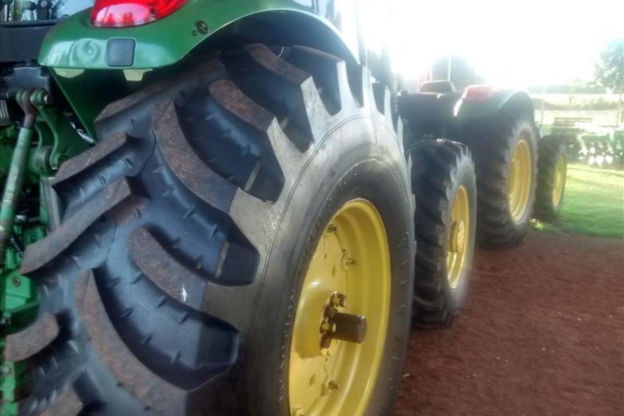 John Deere 6415 - 08/08 7