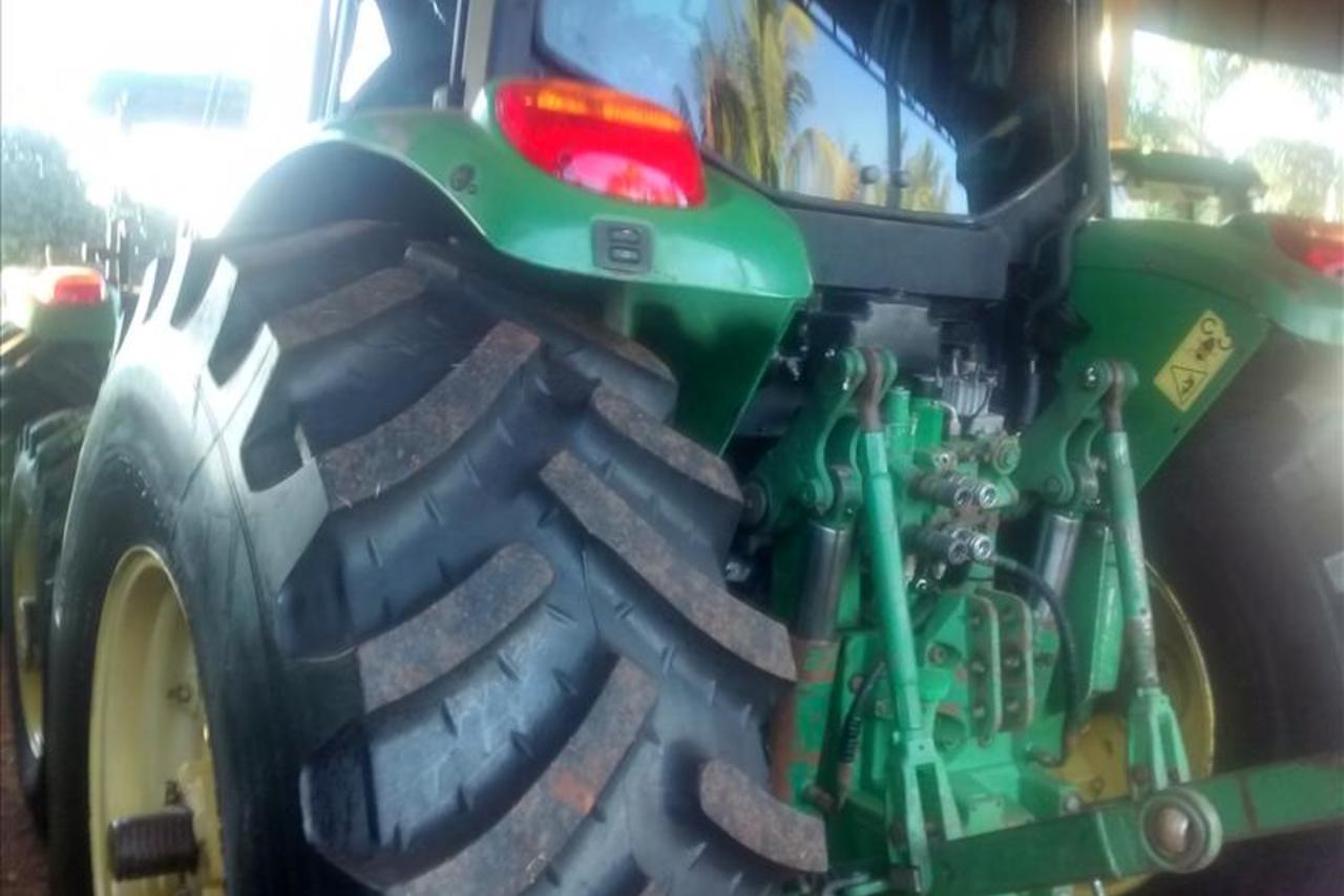 John Deere 6415 - 08/08 9