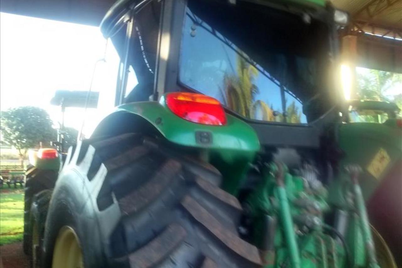 John Deere 6415 - 08/08 10