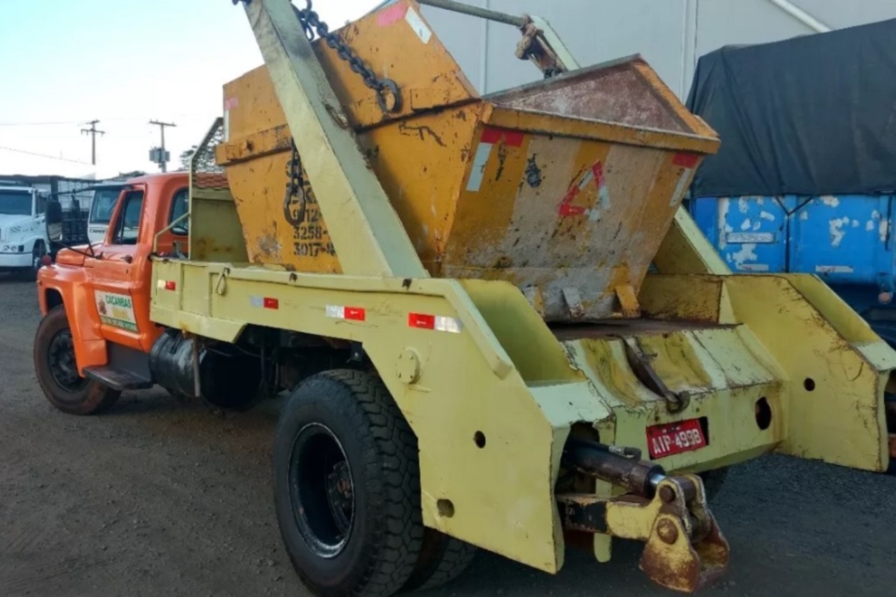 Ford F600 - 78/78 3