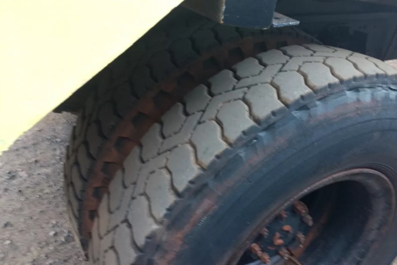 Ford F600 - 78/78 11