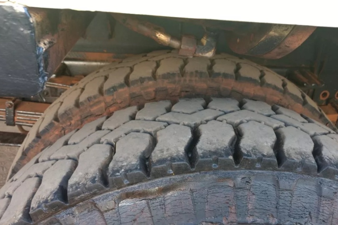 Ford F600 - 78/78 12