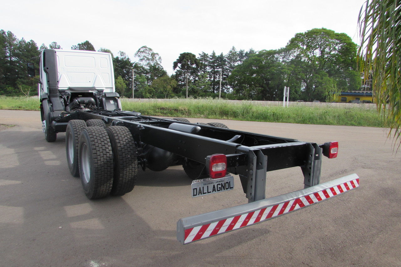 Volkswagen 31-280 E Constel. 6x4 - 14/14 3