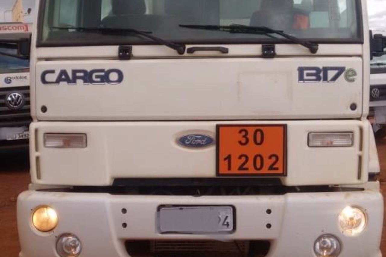 Ford Cargo1317 - 06/06 2