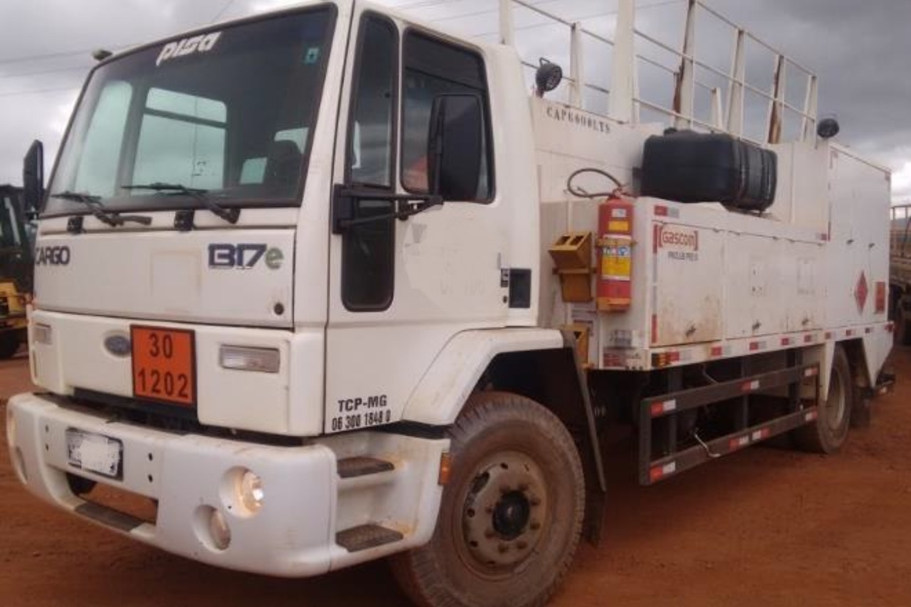 Ford Cargo1317 - 06/06 3