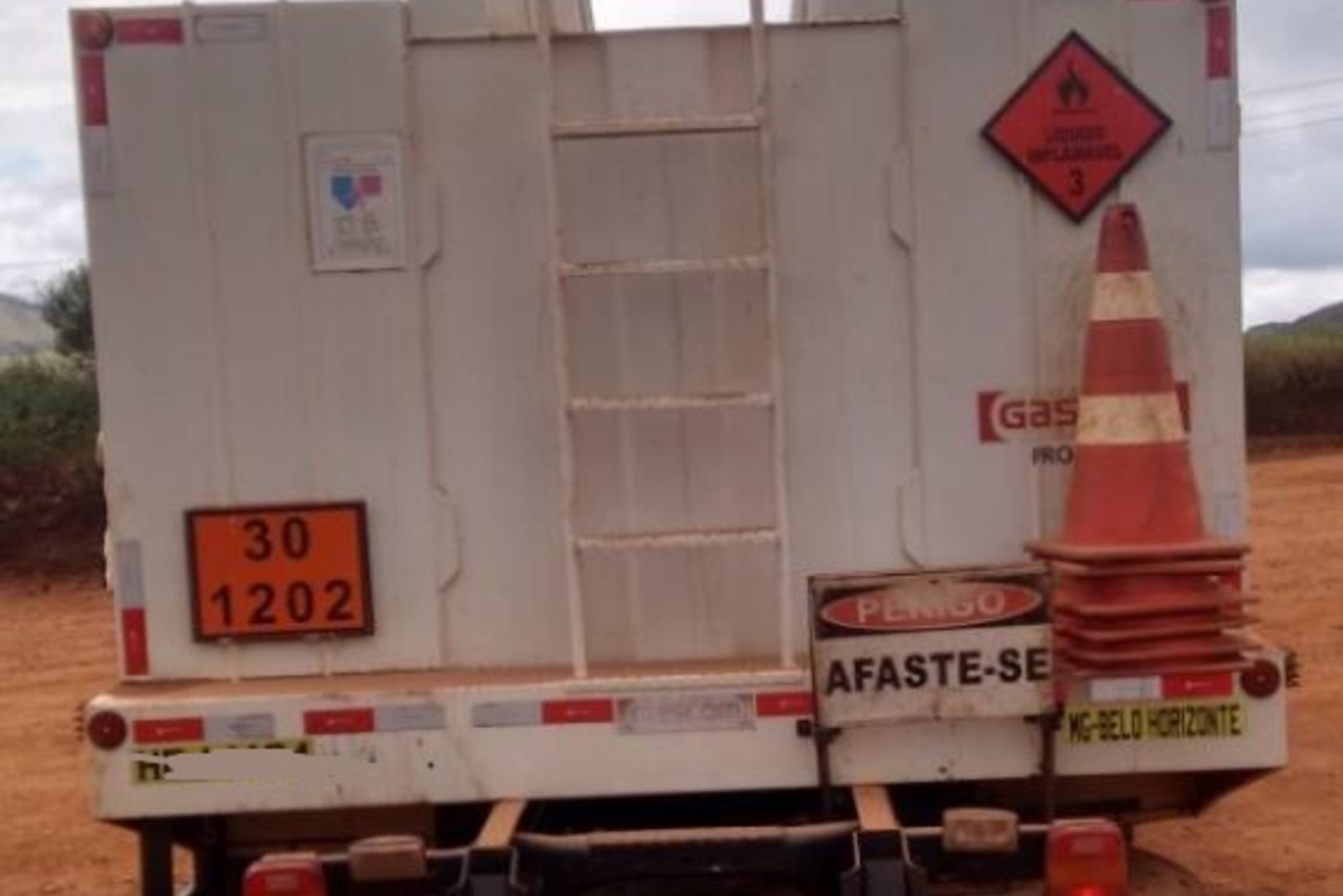 Ford Cargo1317 - 06/06 6