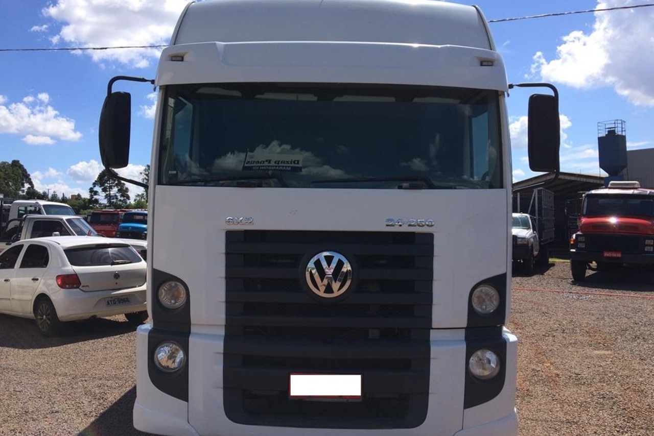 Volkswagen 24-250 E Constellation 3-Eixos - 08/09 5