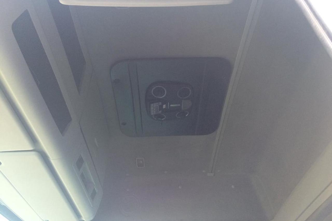 Volkswagen 24-250 E Constellation 3-Eixos - 08/09 13