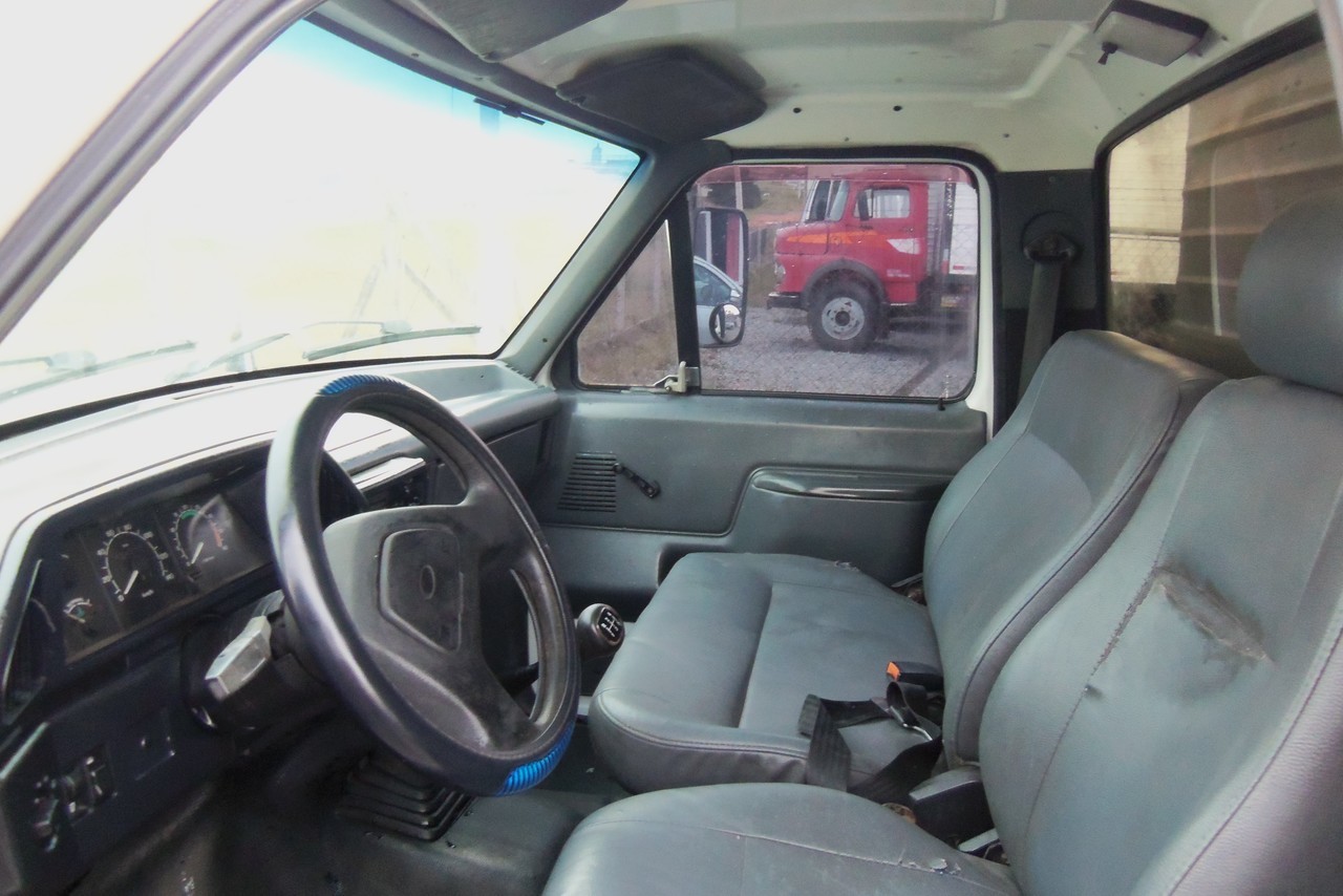 Ford F4000 - 95/95 4